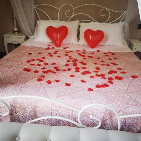 B&B A Due Passi กาแซร์ตา ภายนอก รูปภาพ