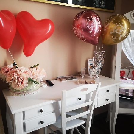 B&B A Due Passi กาแซร์ตา ภายนอก รูปภาพ