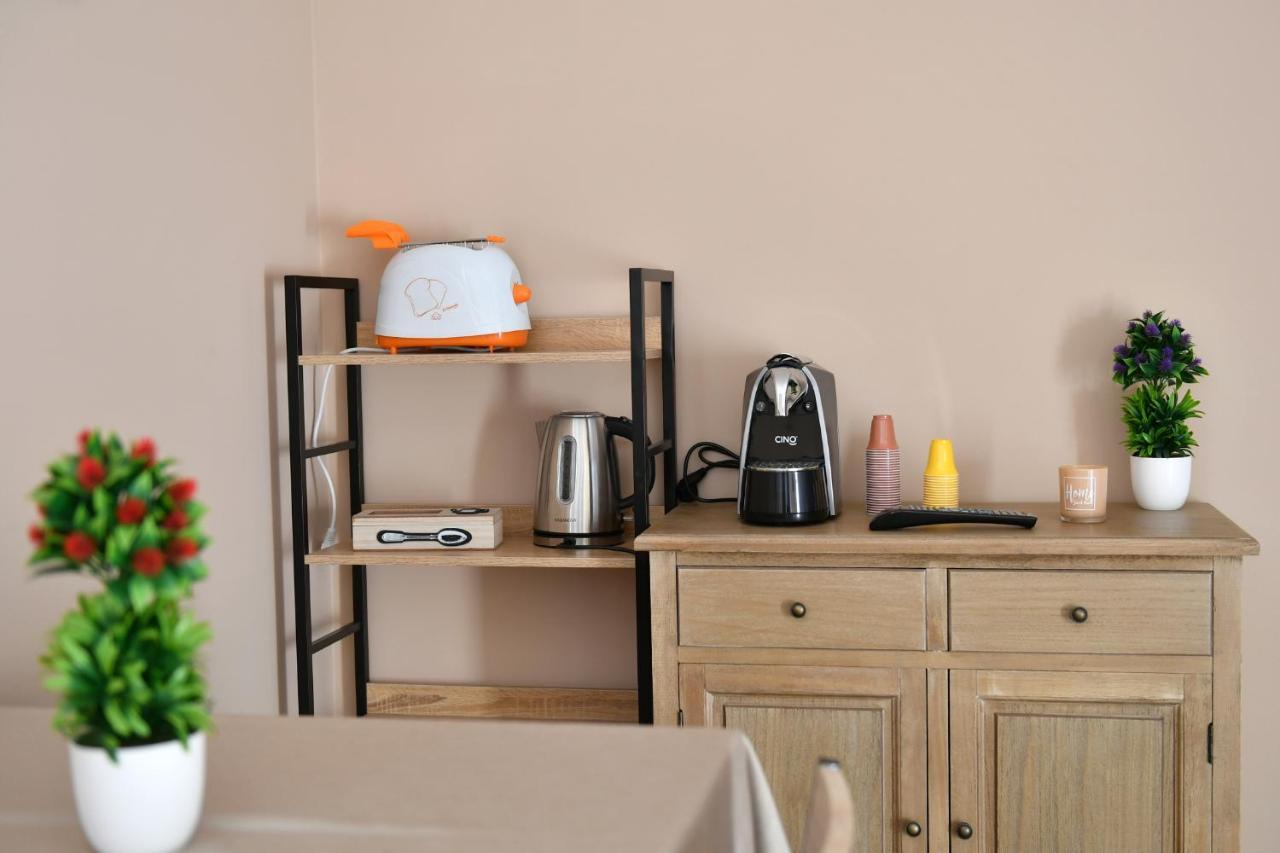 B&B A Due Passi กาแซร์ตา ภายนอก รูปภาพ