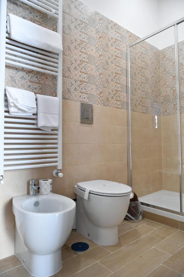 B&B A Due Passi กาแซร์ตา ภายนอก รูปภาพ