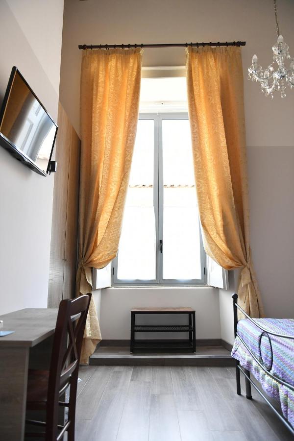 B&B A Due Passi กาแซร์ตา ภายนอก รูปภาพ