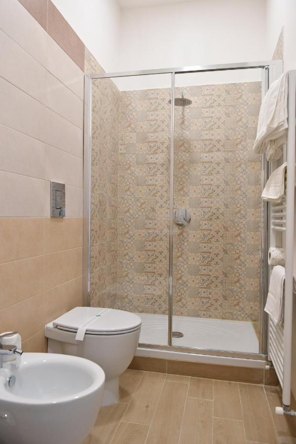 B&B A Due Passi กาแซร์ตา ภายนอก รูปภาพ